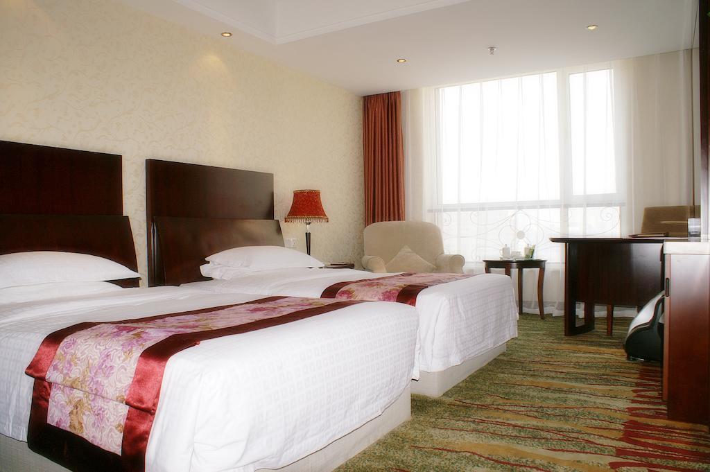 Weigela Park Hotel Далиен Стая снимка