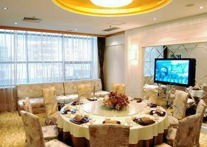 Weigela Park Hotel Далиен Екстериор снимка
